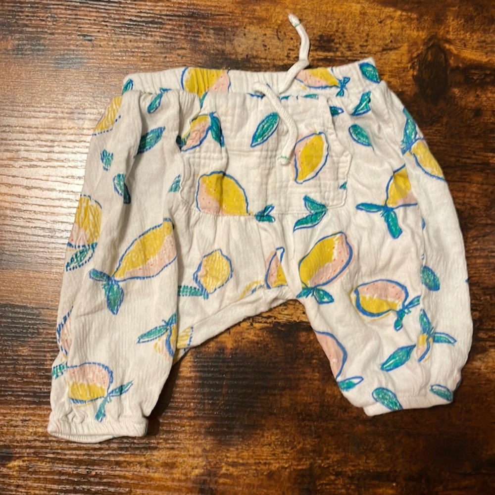 Zara lemon pants!